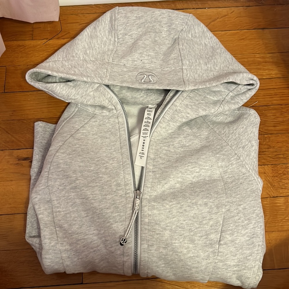 Lululemon full zip heather grey hoodie!!